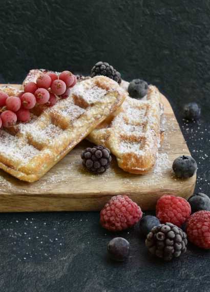 WAFFLES or CROISSANT 5 WAFFLES come CROISSANT